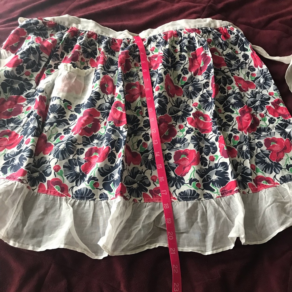 Vintage cute floral waist apron - Picture 3 of 7